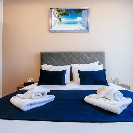 Dedaj - Delux With Sea View Pool Apartament *