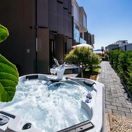Dedaj - Delux With Sea View Pool Appartamento Zara