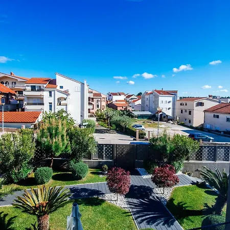 Apartment Dedaj - Delux With Sea View Pool Zadar